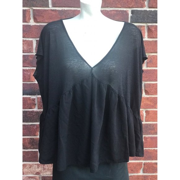 Super Cute black top‎ with open back - Picture 1 of 5